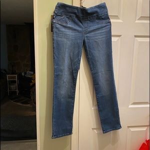 Rock & Republic pull on slimming jeans NWT